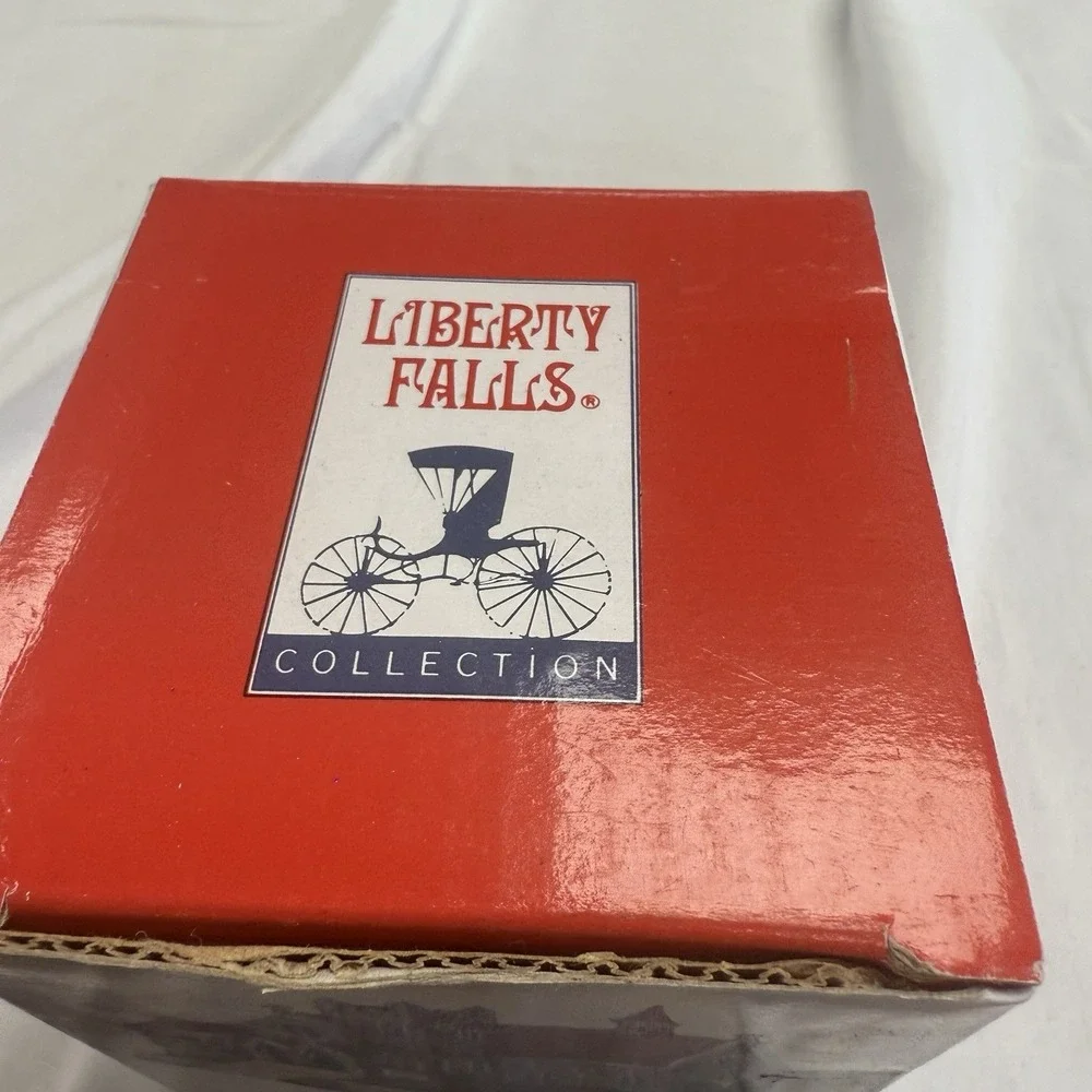 Liberty Falls Mountain View Church AH160 NEW Box‎ Christmas Village 1998